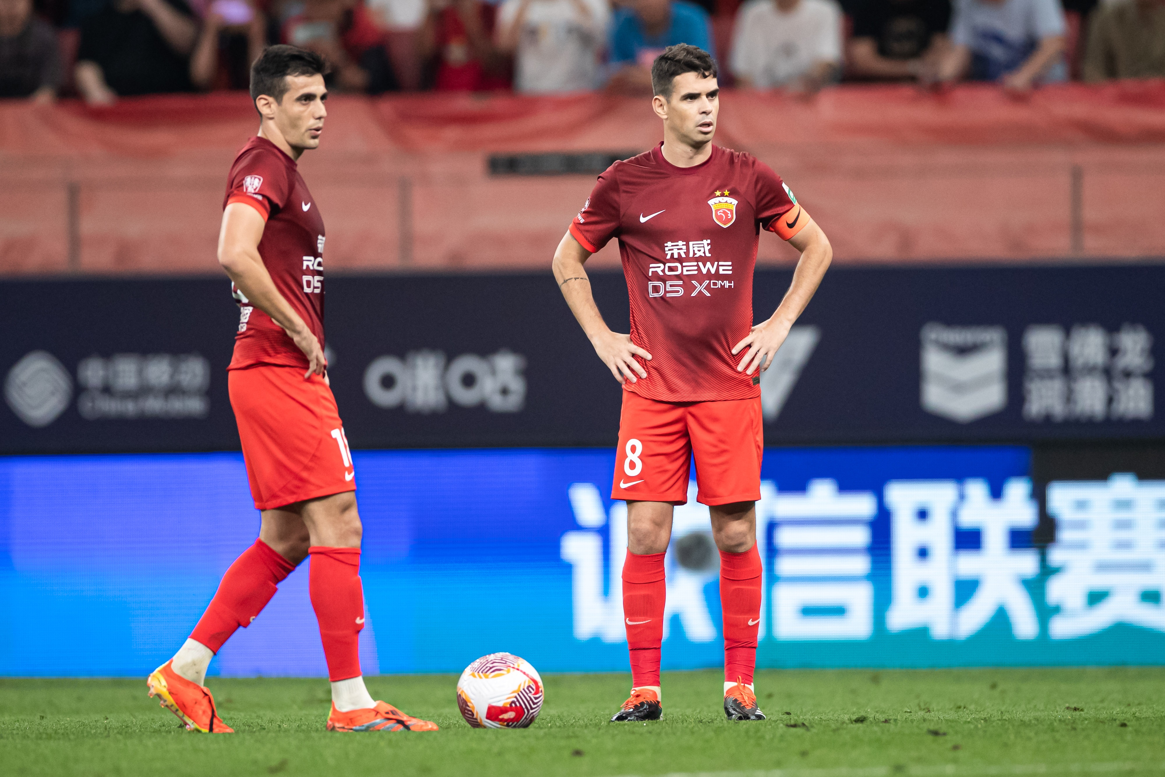 爱游戏-英超今夜再迎强敌，山东男篮遗憾出局，主帅态度：引发热议，更衣室氛围转暖的简单介绍